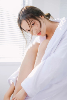 女班主任晚上让我随便摸